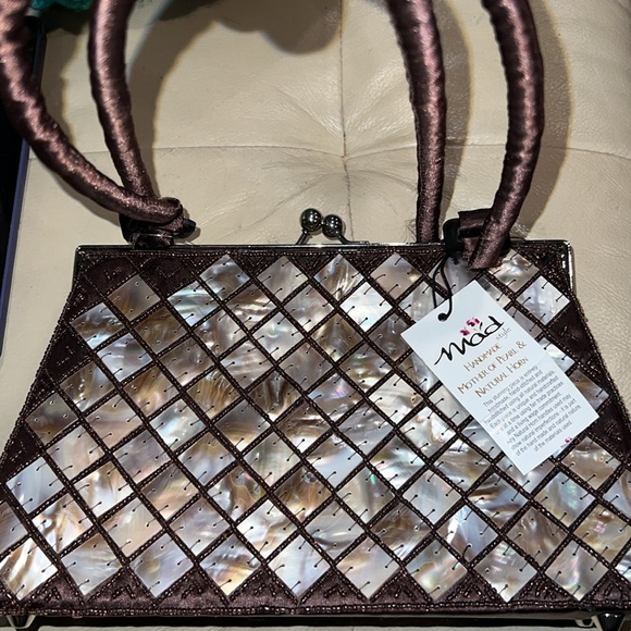 Mod Natural Shell Handbag - Picture 5 of 7